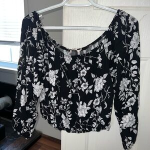 Blouse/dress shirt, black and white, ruffled sleeve